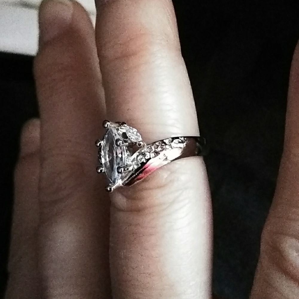 Ring - Picture 2 of 4